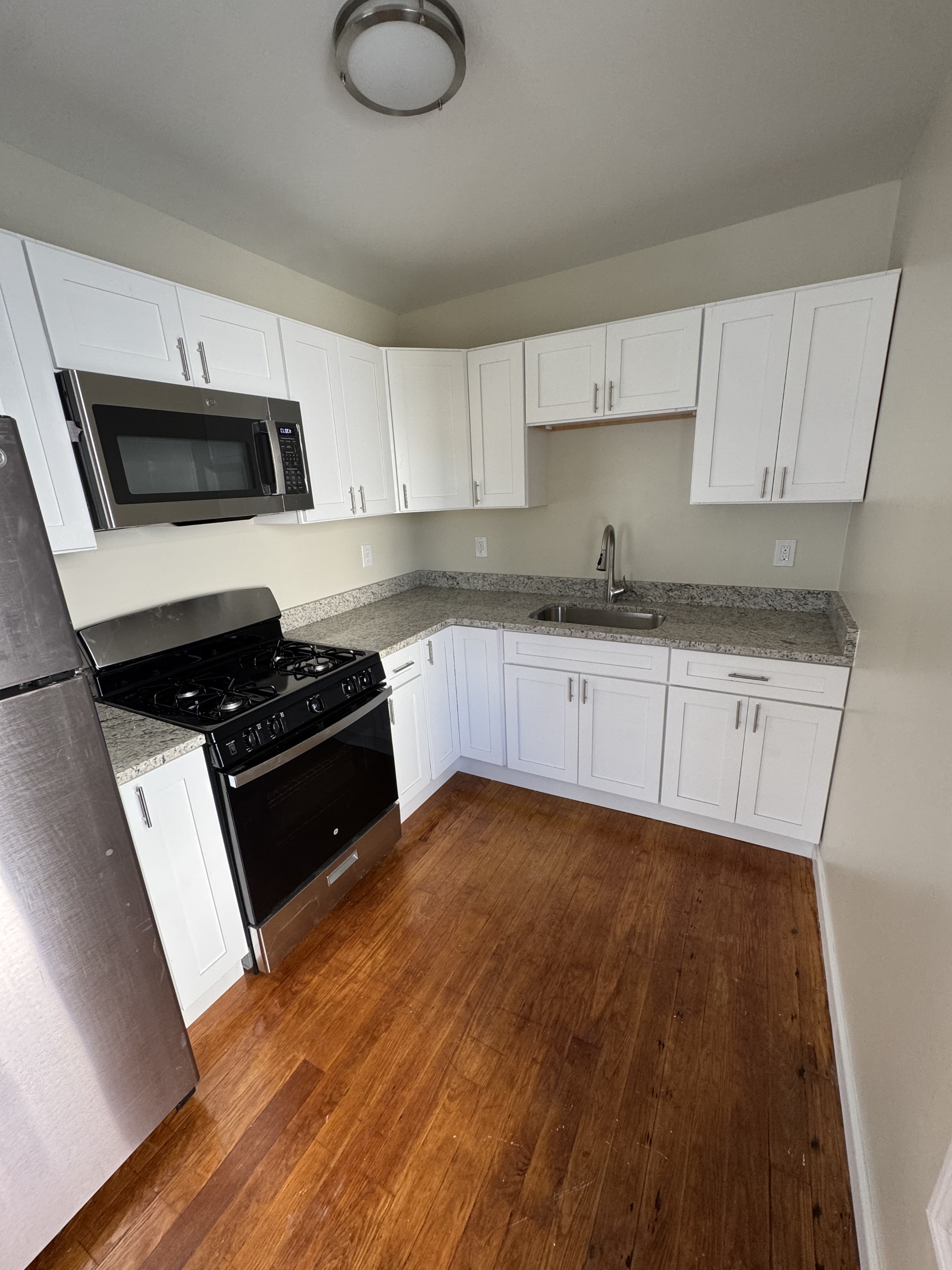 33 Tower Street - 2E