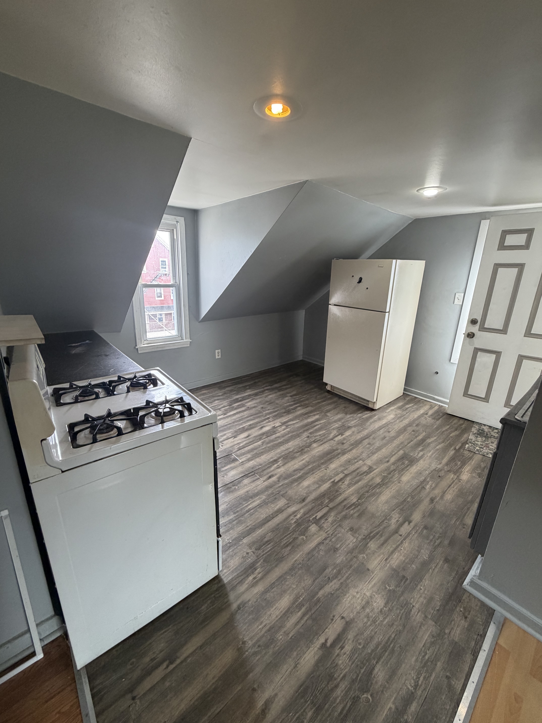 199 Belleville Avenue - 3